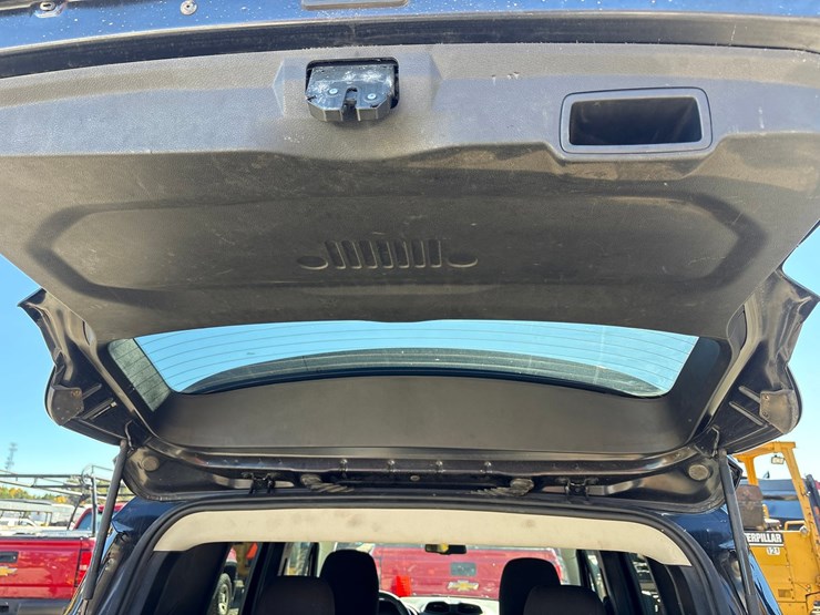 2016-jeep-renegade-image-33