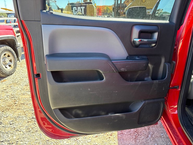 2018-chevrolet-silverado-1500-image-34