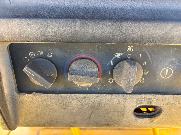 caterpillar-d5m-lgp-image-53