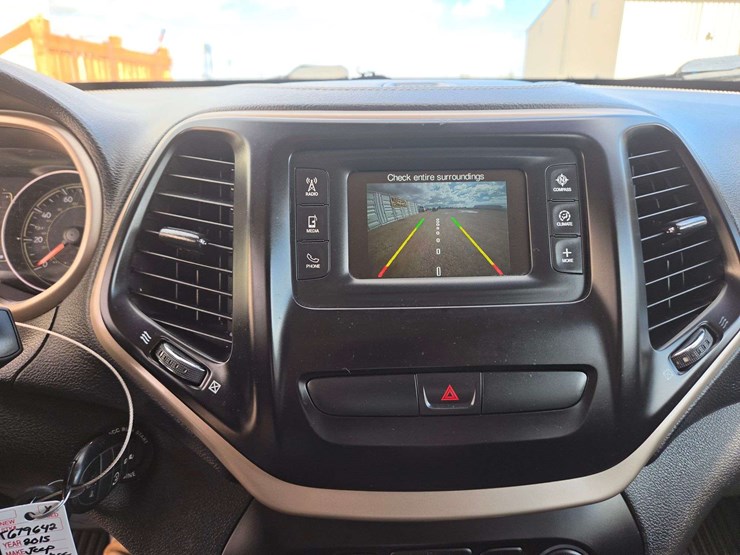 2015-jeep-cherokee-image-14