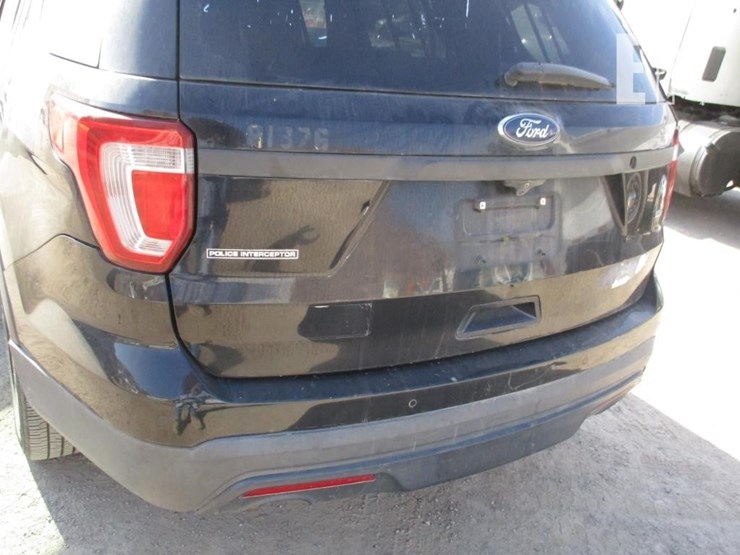 2015-ford-explorer-image-14