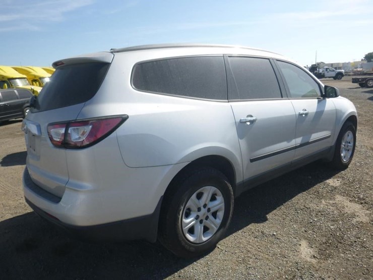 2017-chevrolet-traverse-image-3