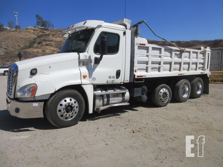 2013-freightliner-cascadia-125-image-1
