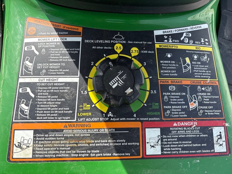 john-deere-x300-image-9