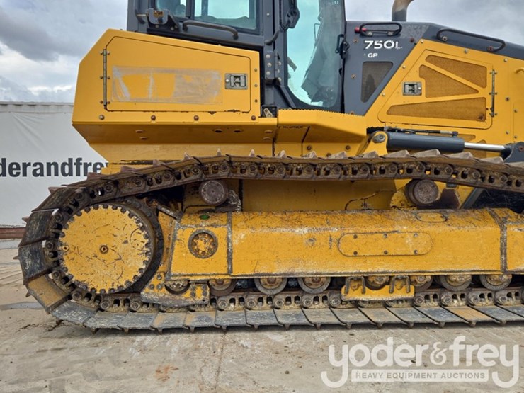 2021-deere-750l-lgp-image-16