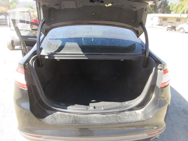 2015-ford-fusion-image-15