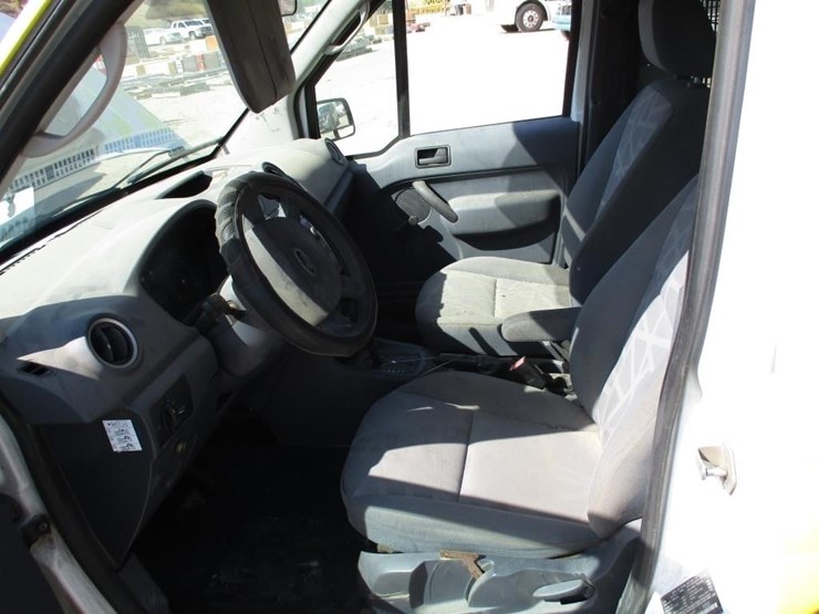 2010-ford-transit-image-7