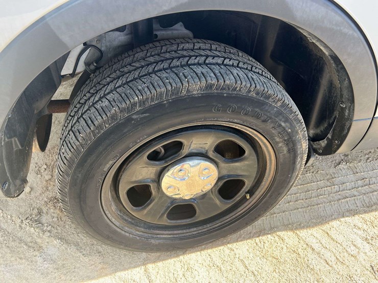 2017-ford-explorer-image-26