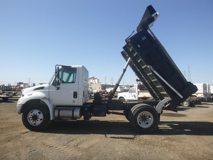 2016-international-durastar-4300-image-7