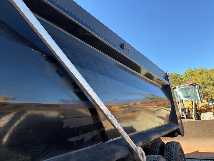 2019-peterbilt-367-image-16