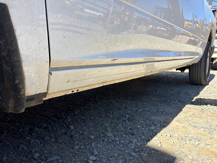 2019-ram-1500-classic-image-13