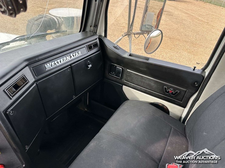 2018-western-star-4900-image-12