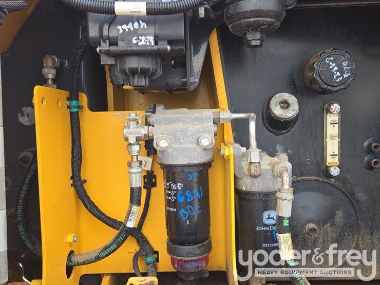 2021-deere-750l-lgp-image-39