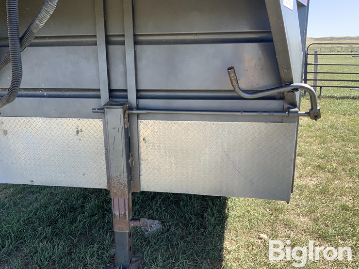 1999-travalong-liberty-t/a-gooseneck-livestock-trailer-image-9