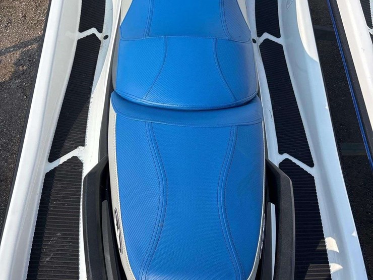 2023-yamaha-vx-c-waverunner,-2023-yamaha-vx-c-waverunner-w-com-fab-s/a-tailer-image-16