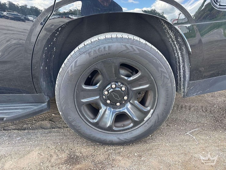 2022-chevrolet-tahoe-image-21