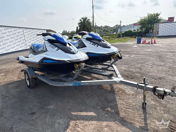 2023-yamaha-vx-c-waverunner,-2023-yamaha-vx-c-waverunner-w-com-fab-s/a-tailer-image-2
