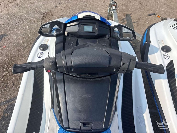 2023-yamaha-vx-c-waverunner,-2023-yamaha-vx-c-waverunner-w-com-fab-s/a-tailer-image-26