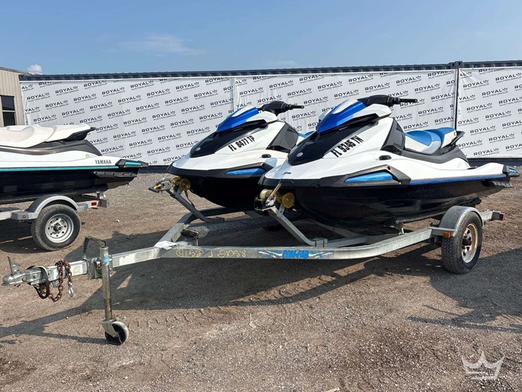 2023-yamaha-vx-c-waverunner,-2023-yamaha-vx-c-waverunner-w-com-fab-s/a-tailer-image-1