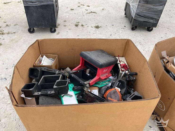 2-boxes-of-misc.-car-parts-and-tools-image-2