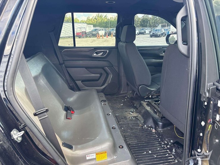 2022-chevrolet-tahoe-image-17