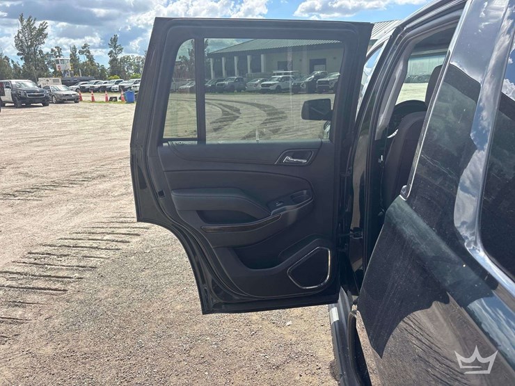 2018-chevrolet-tahoe-image-18
