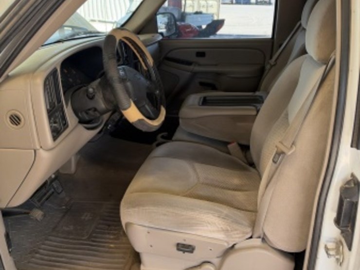 2005-chevrolet-silverado-1500-image-21