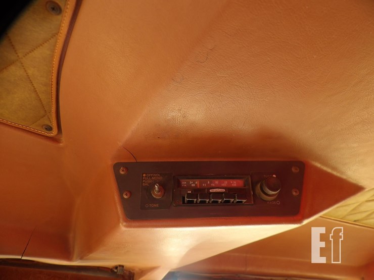 1984-freightliner-flc120-image-19