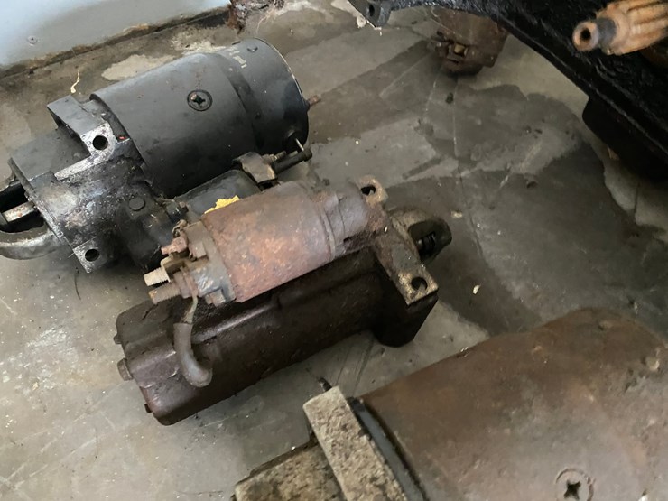 #17464-•-gm-4-speed-transmissions-and-other-parts-(arpin,-wi)-image-4