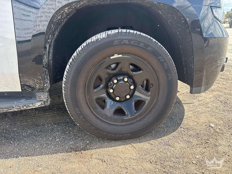 2018-chevrolet-tahoe-image-21