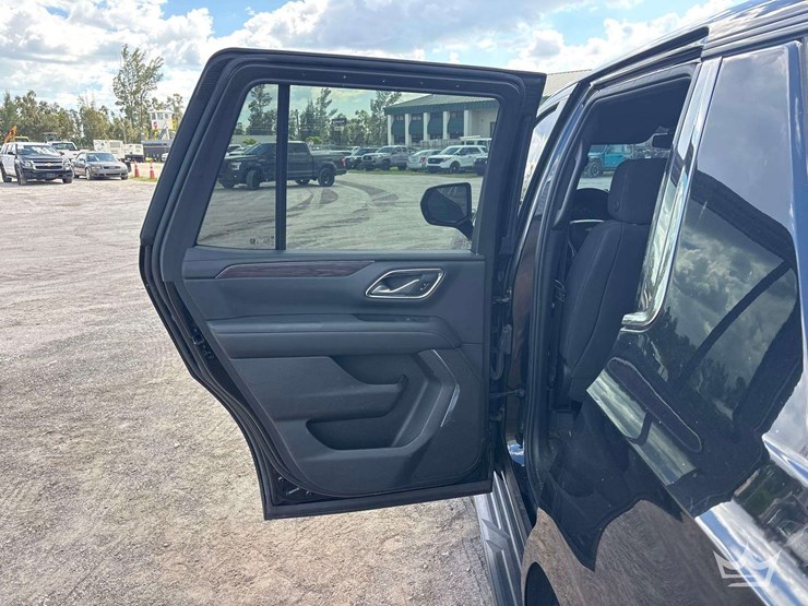 2022-chevrolet-tahoe-image-15