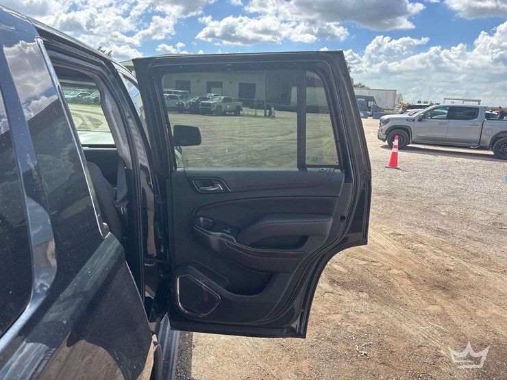 2018-chevrolet-tahoe-image-19