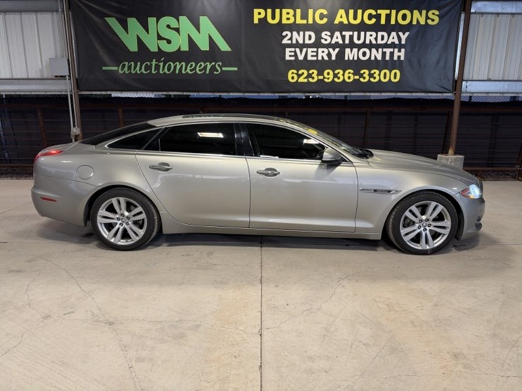2012-jaguar-xjl-portfolio-sdn-image-1