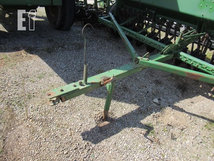 john-deere-8300-image-3