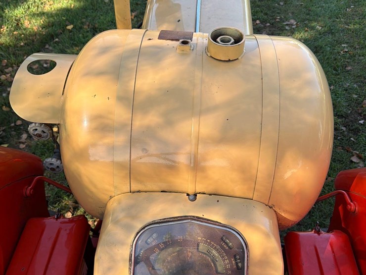 case-900-wheatland-propane-tractor-image-29