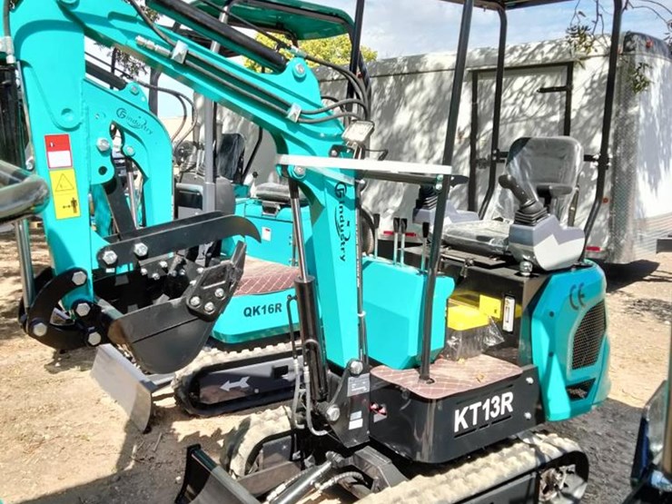 #5-•-cfg-mini-excavator---kt13r-image-1
