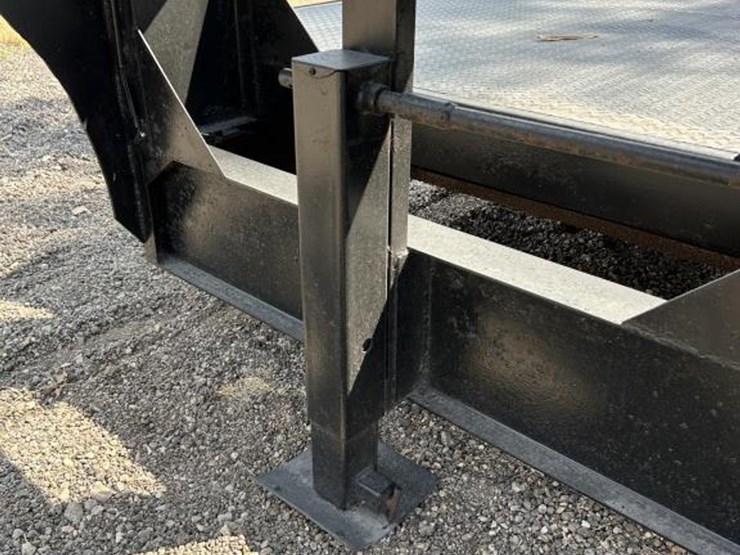 #48-•-16'-homemade-gooseneck-trailer-w/-ramps-image-10