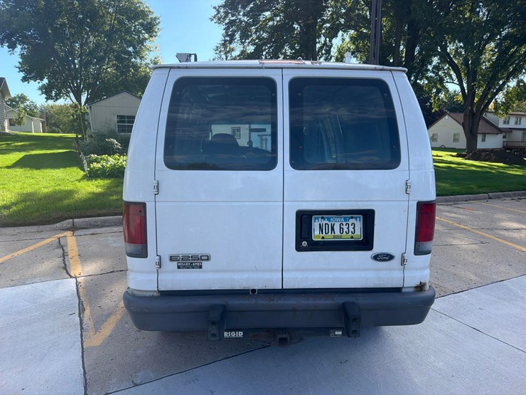 2006-ford-e250-image-5
