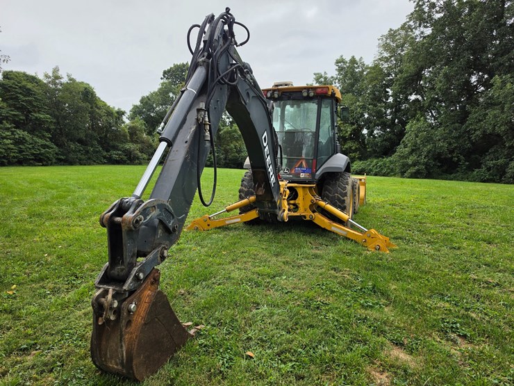 2016-deere-410l-image-11