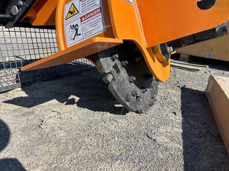 #12-•-skid-steer-stump-grinder-image-5