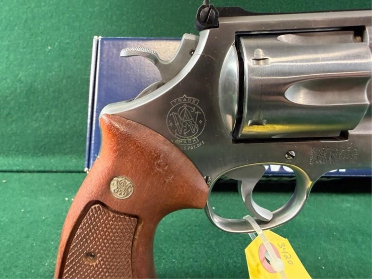 smith-&-wesson-mdl.629-1-44mag-revolver-image-7