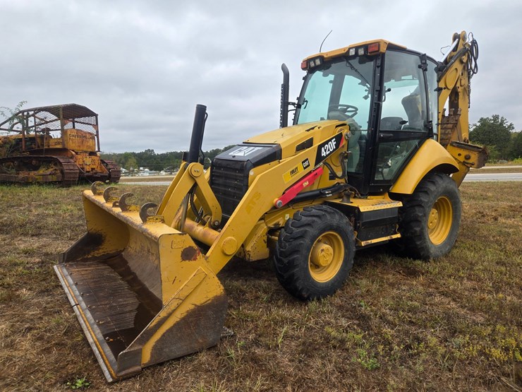 caterpillar-420f-image-3