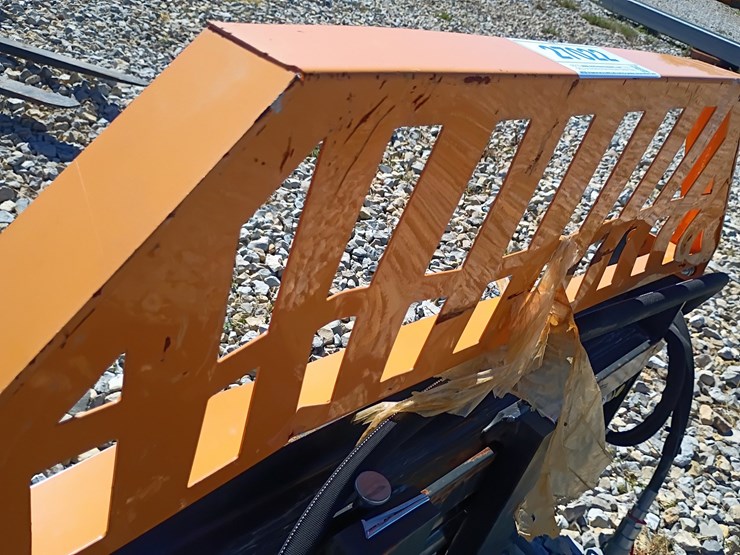 #27022-•-wolverine-hydraulic-pallet-forks-skid-steer-attachment-image-11
