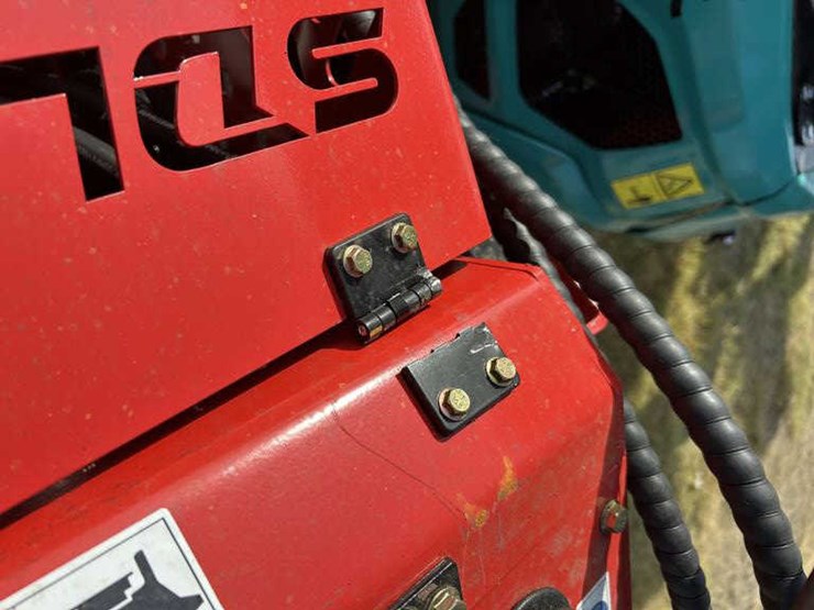 #99-•-mini-skid-steer-tracked-loader---ssl60---gas-image-10
