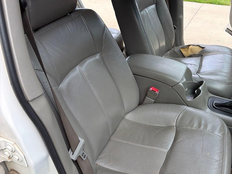 2004-chevrolet-impala-ls-car-image-39