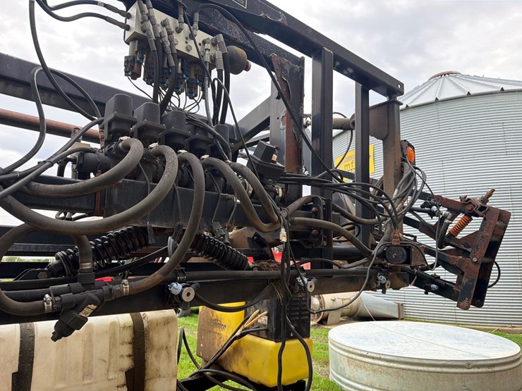demco-3pt-boom-sprayer-image-11