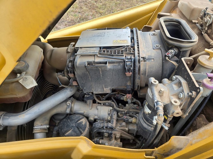 caterpillar-420f-image-26