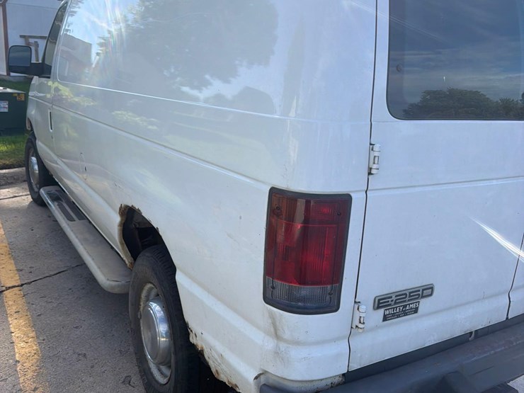 2006-ford-e250-image-7