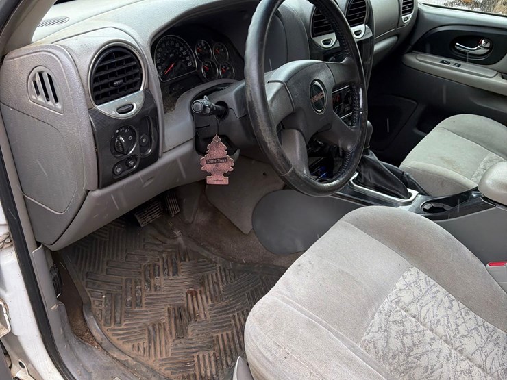 2005-gmc-envoy-image-24