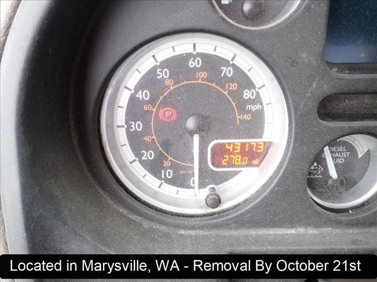 2013-peterbilt-220-image-21